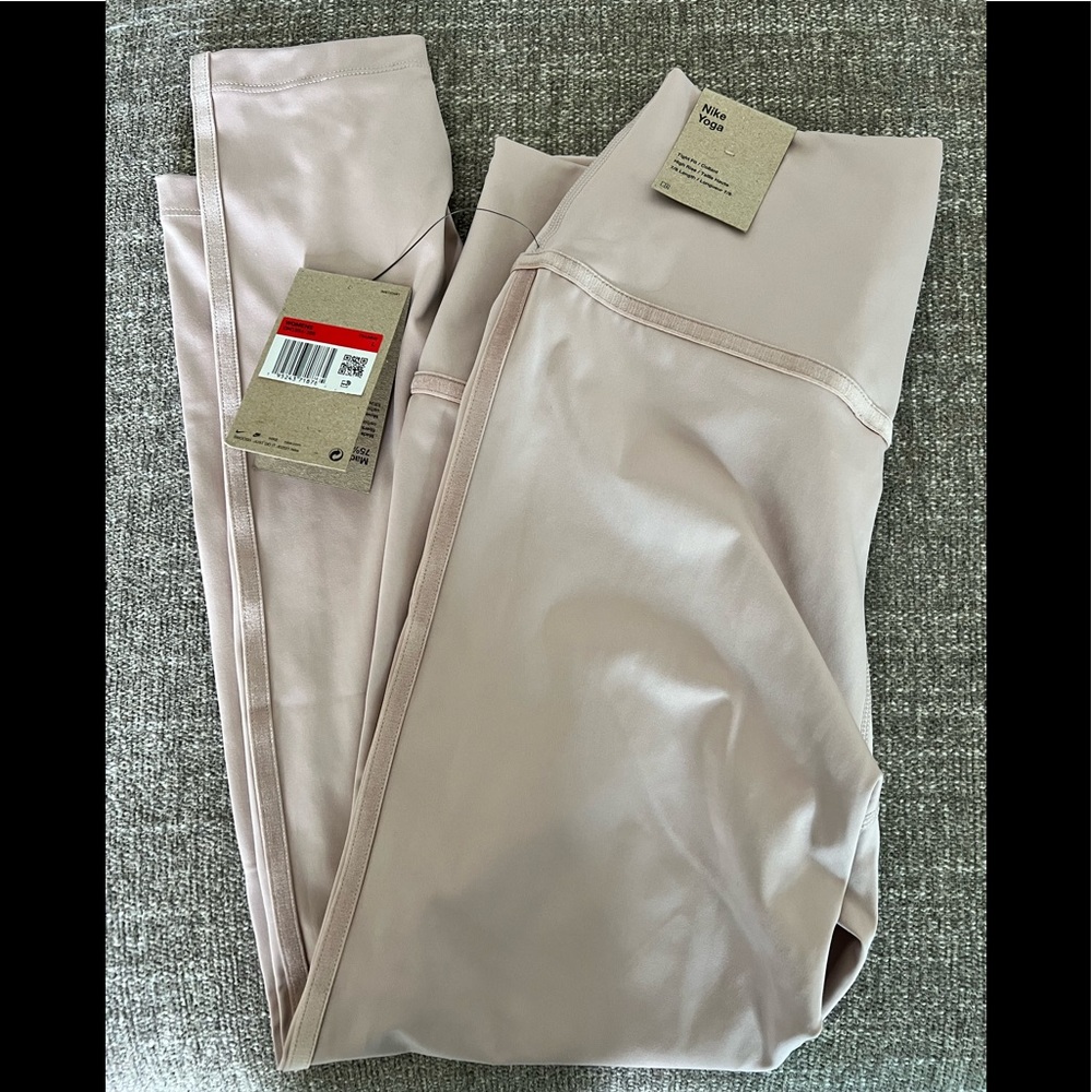 Nike yoga leggings